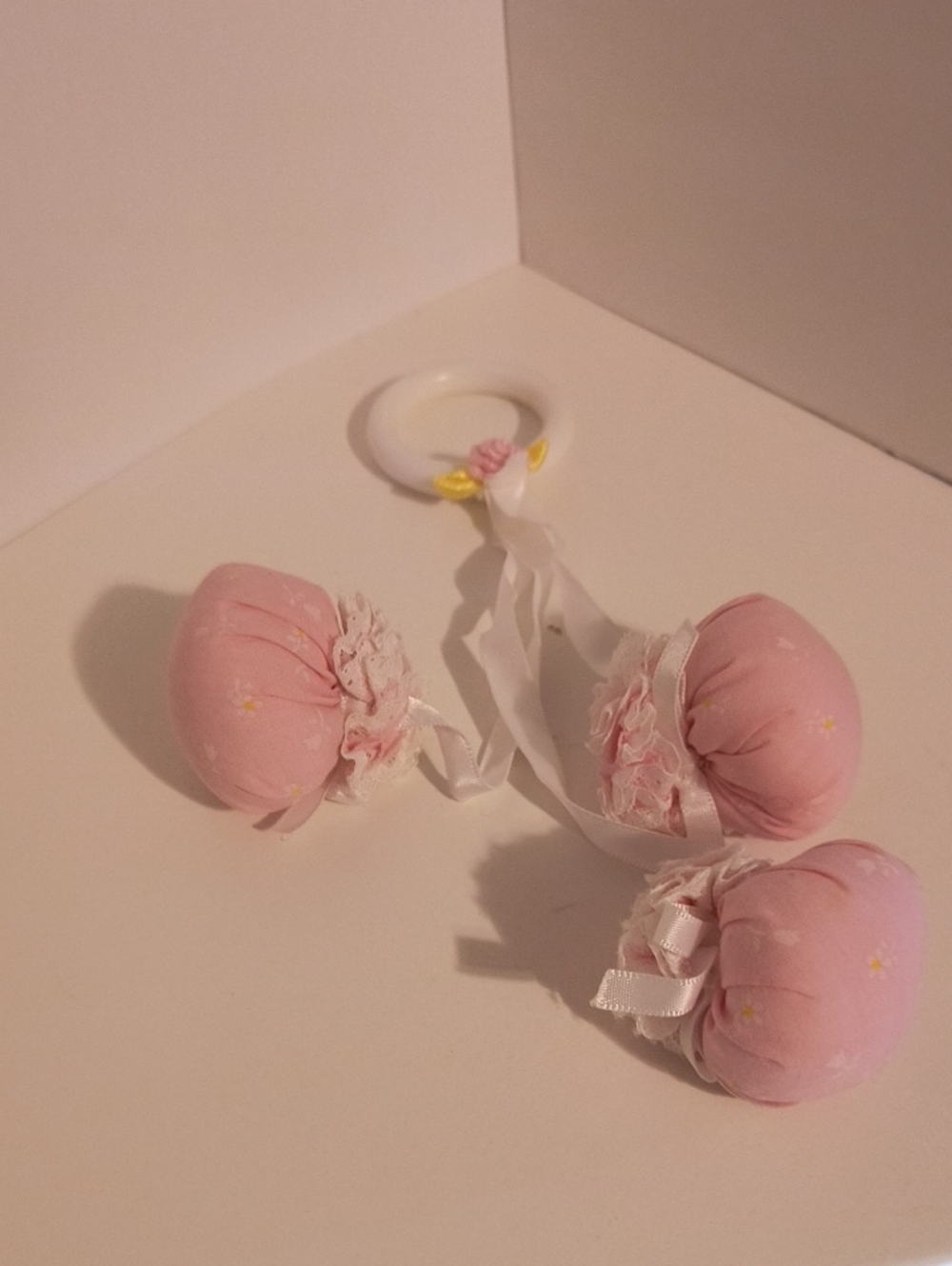 Avon Vintage Cascading Sachets Pink Floral B10